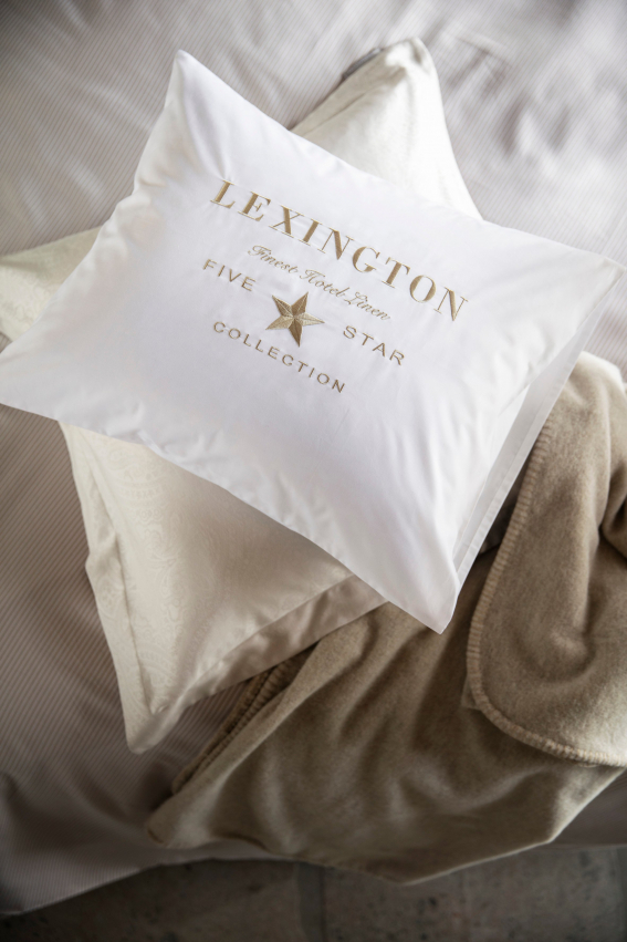 Lexington Hotel Collection Embroidery Tyynyliina White/ Beige 50x60 cm ryhmässä Vuodevaatte / Tyynyliinat / Koko / Tyynyliina 50x60 cm @ Sängvaruhuset Elgen (10081030_1550-P25)