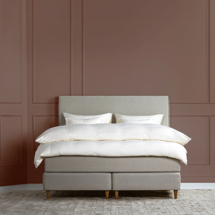 Winga Ikon Kontinentalsäng Beige 160 ink. sänggavel i gruppen Sängar / Sängar 160 cm / Sängar 160x200 cm hos Sängvaruhuset Elgen (VK22610290101)