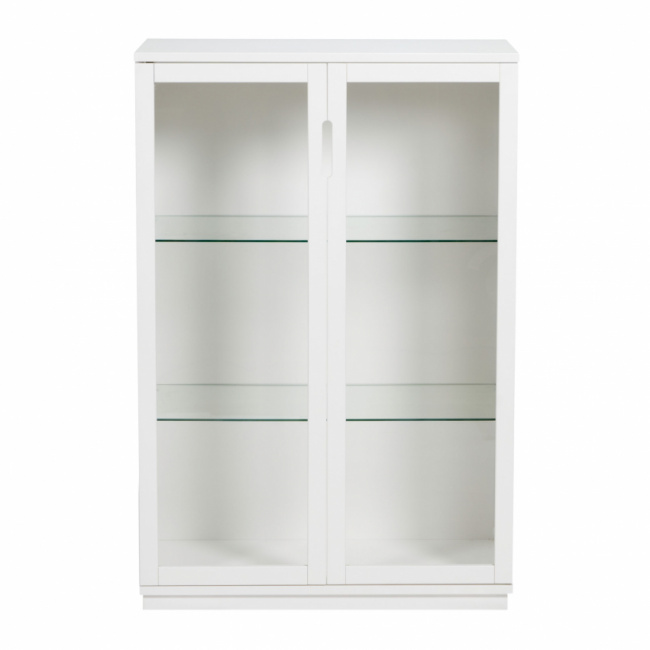 Mavis Aoko Kaappi lasiovilla