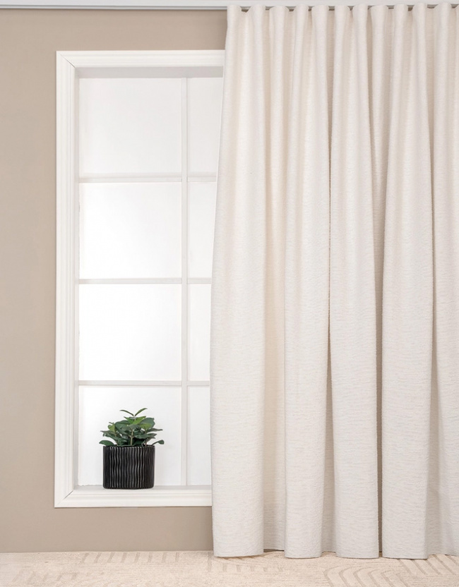 Hasta Bouclégardin Hilma Vit Extra hög och bred