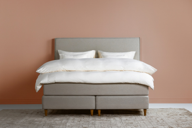 Winga Ikon Kontinentalsäng Beige 160 ink. sänggavel