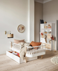 Oliver Furniture Wood Sengekant