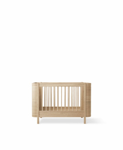 Oliver Furniture Wood Spjälsäng Mini Ek inkl. Junior kit