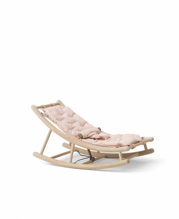 Oliver Furniture Wood Baby and Toddler Rocker Oak/Rose i gruppen Senge / Køjesenge & børnesenge / Vugger hos Sängvaruhuset Elgen (041617)