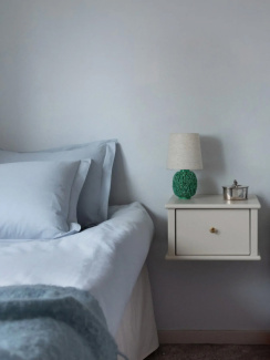 Mille Notti Luca Vägghängt Sängbord Vit