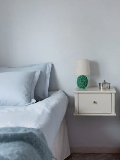 Mille Notti Luca Vägghängt Sängbord Vit