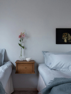 Mille Notti Luca Vägghängt Sängbord Brun