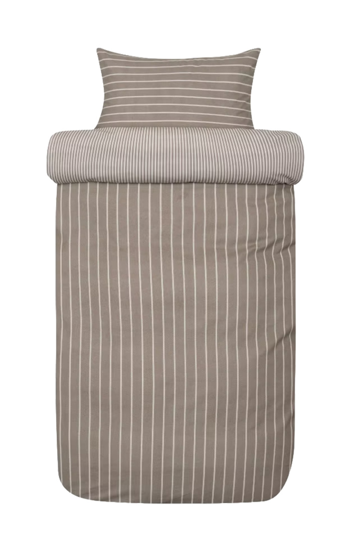 Hoie Påslakanset Flemming Flannel Chokladbrun 150x210 cm med randigt mönster i b