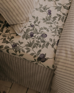 Garbo & Friends Fitted Sheet Muslin Plum 