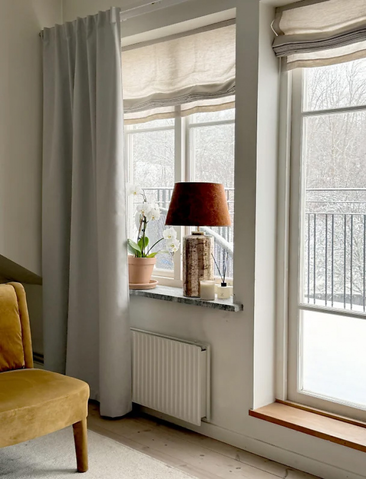 Himla Nightfall Mörkläggningsgardin Light Grey i gruppen Tillbehör / Gardiner hos Sängvaruhuset Elgen (L22253-00309-135000)