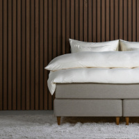 Winga Premium Kontinentalsäng Beige 160 med sänggavel Winga Premium Kontinentalsäng Beige 160 med sänggavel