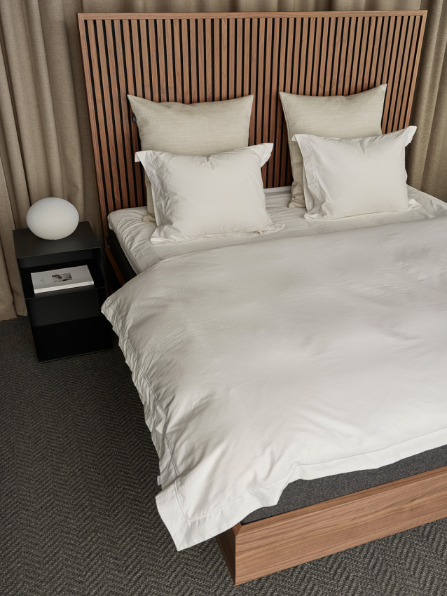 Carpe Diem Beds Hällsö Valnöt 210x210 cm